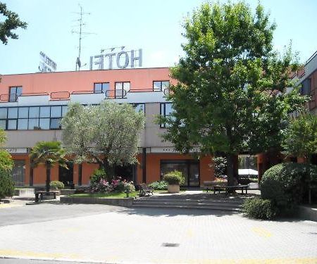 Hotel La Corte Рубиера Екстериор снимка